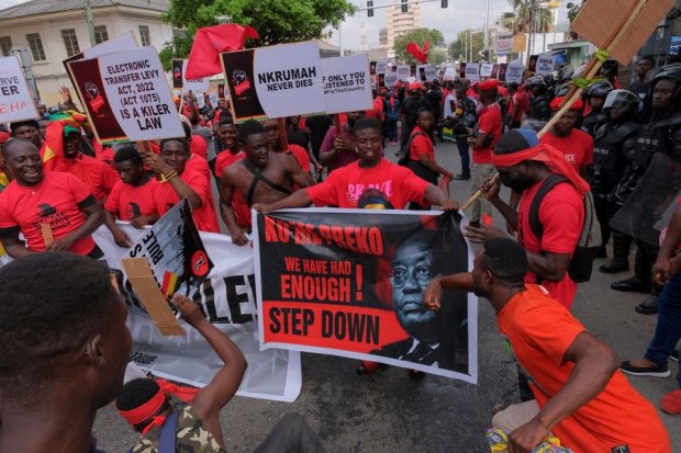 Milhares De Manifestantes Exigem Demiss O Do Presidente Do Ghana