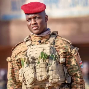 Ibrahim Traoré, presidente de transição de Burkina Faso
